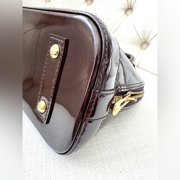 LOUIS VUITTON Alma BB Vernis Amarante Patent Leather Satchel w Strap EUC - Picture 8 of 16